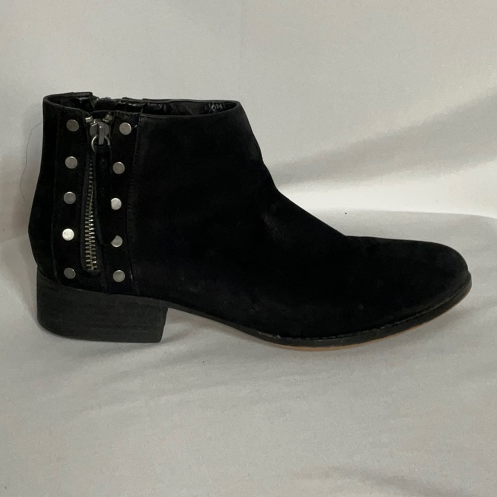 Vince Camuto Black Ankle Booties, Zippers with Silver Accents